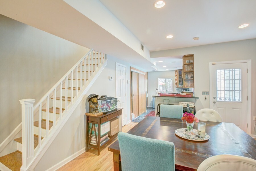 Primary Photo - 1730 10th St NW