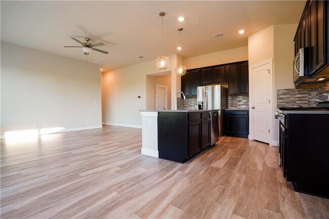 Building Photo - 4004 Promontory Point Trail