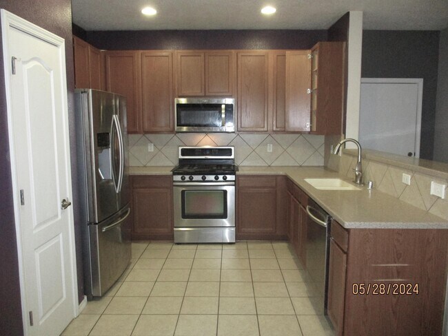 Foto del edificio - 2432 Violeta Cir SE