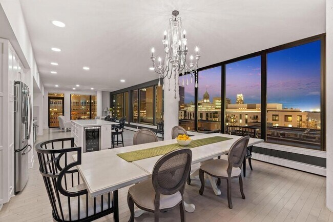 Foto del edificio - 740 Portland Ave