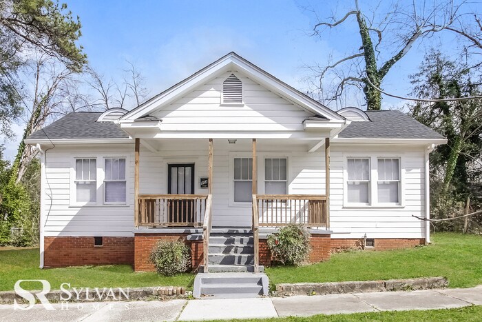 Primary Photo - Sweet 3BR 1 BA Home