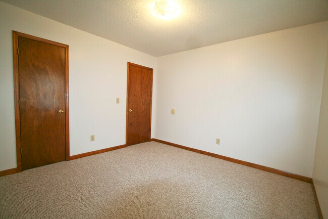 Building Photo - 412 W Willis Landing Rd