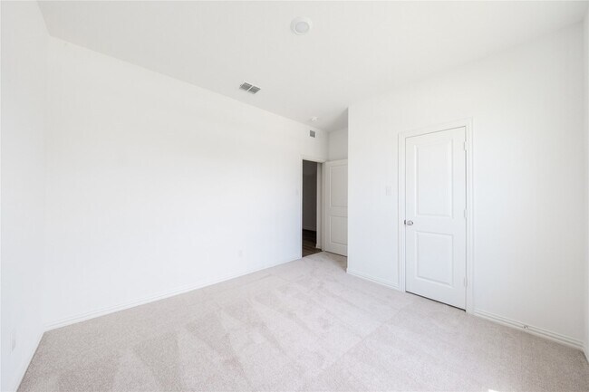 Foto del edificio - 138 Jenkinson Dr
