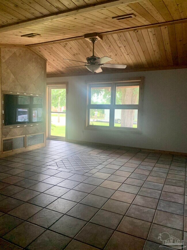 Building Photo - 5547 Chipper Ln