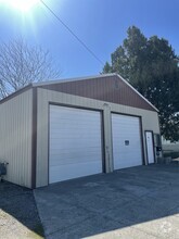 Building Photo - 511 8th St W