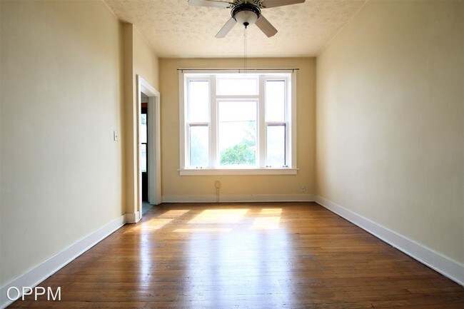 Building Photo - 2 br, 2 bath Apartment - 1322 S 6th St