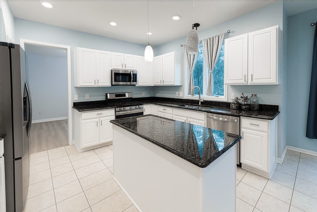 Photo - 558 Highlands Dr House