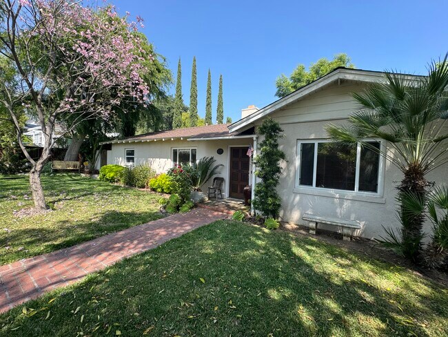 Foto del edificio - 3318 Bellaire Dr
