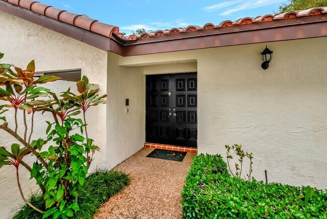 Building Photo - 6740 Lago Vista Terrace