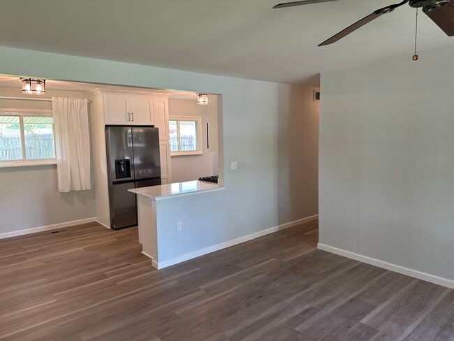 Building Photo - 201 Sherwood Dr