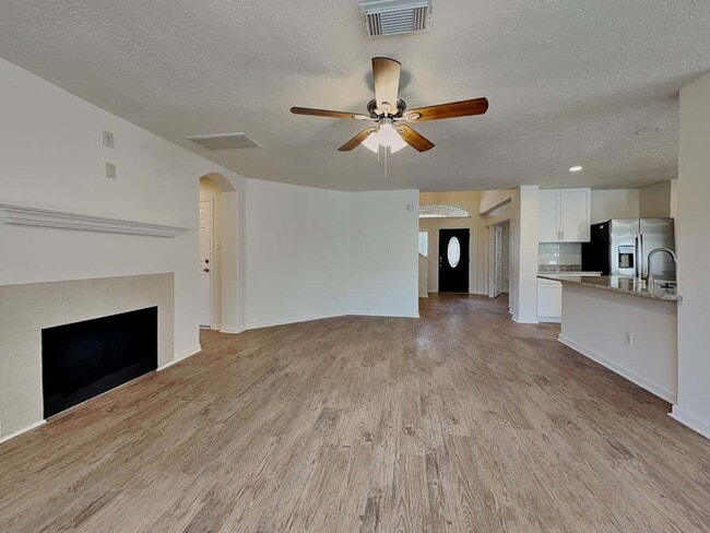 Foto del edificio - 28631 Hidden Lake W