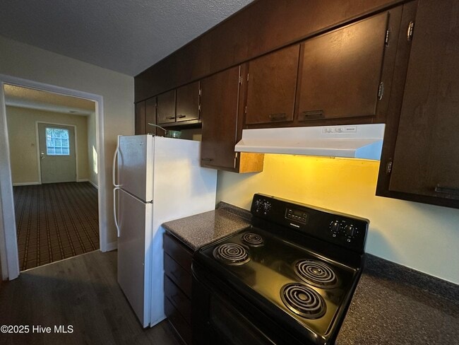 Building Photo - 125 Stratton Pl