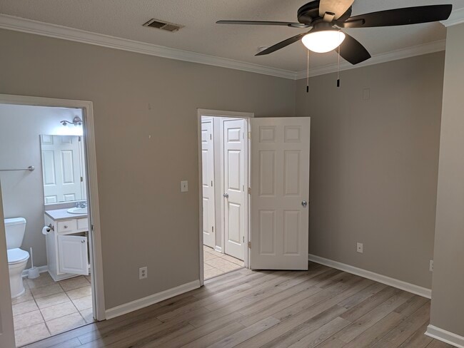 Building Photo - 5106 Walden Park Dr
