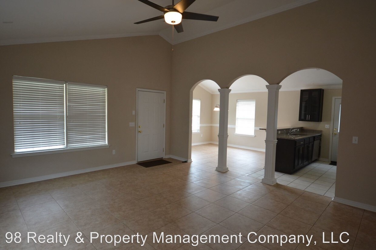 Foto principal - 3 br, 2 bath House - 31 N 3rd Street