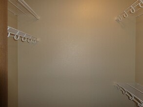 Building Photo - 1032 NW Willow Dr