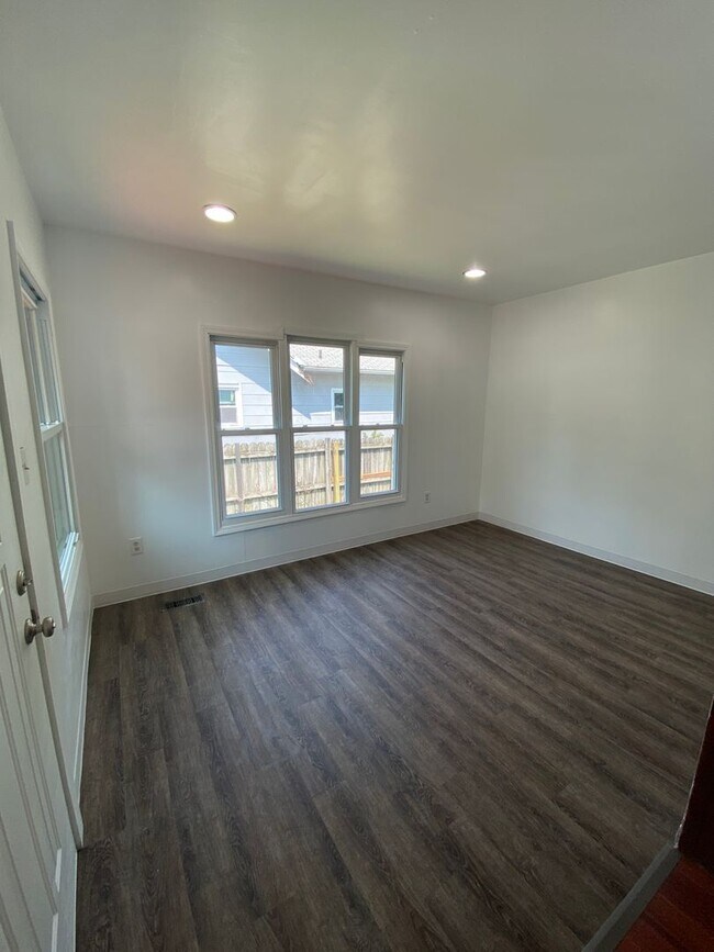 Foto del edificio - Updated 2 Bedroom 1 Bath