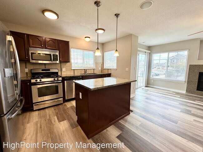 Building Photo - 2 br, 2.5 bath House - 12862 Jasmine St  U...