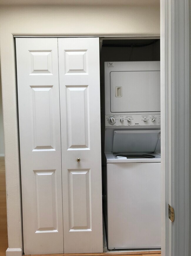 Foto del edificio - 88 17th Ave