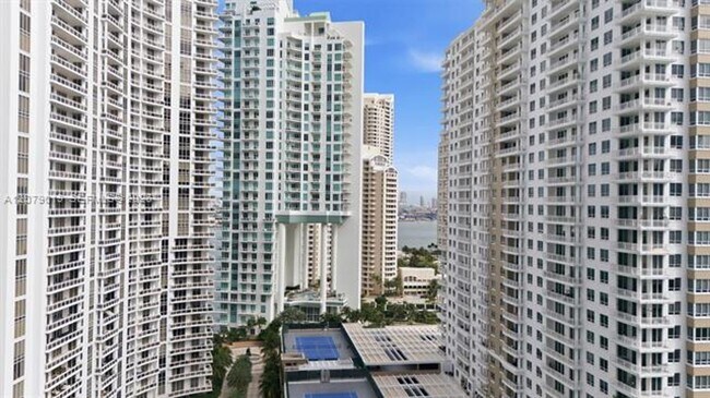 Foto del edificio - 801 Brickell Key Blvd