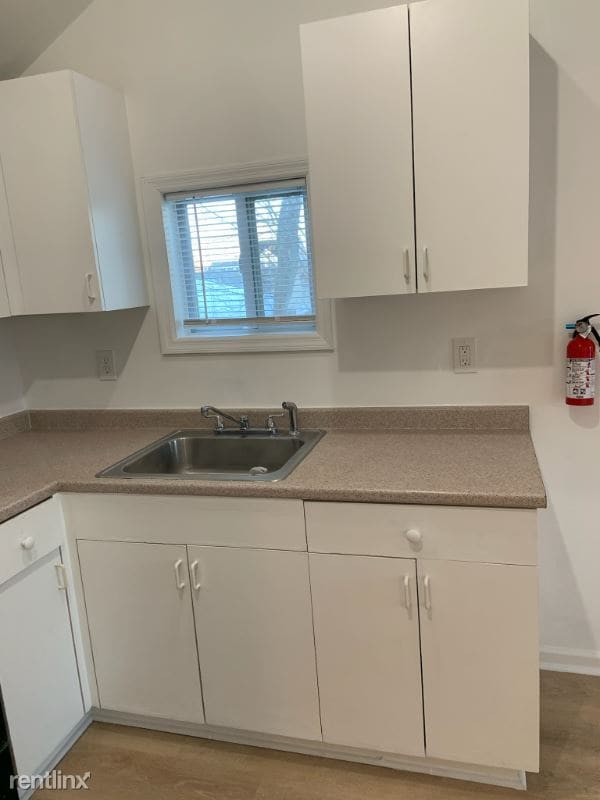 Building Photo - 2 br, 1 bath House - 48 Merriam Ave