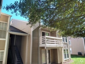 Building Photo - 9607 Vinca Cir