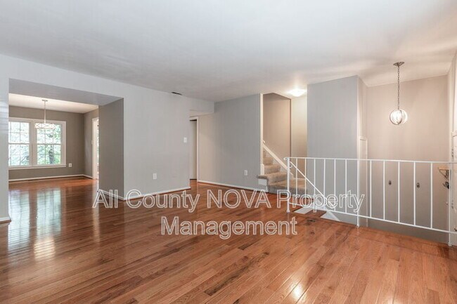 Foto del edificio - 4806 Treasure Ct