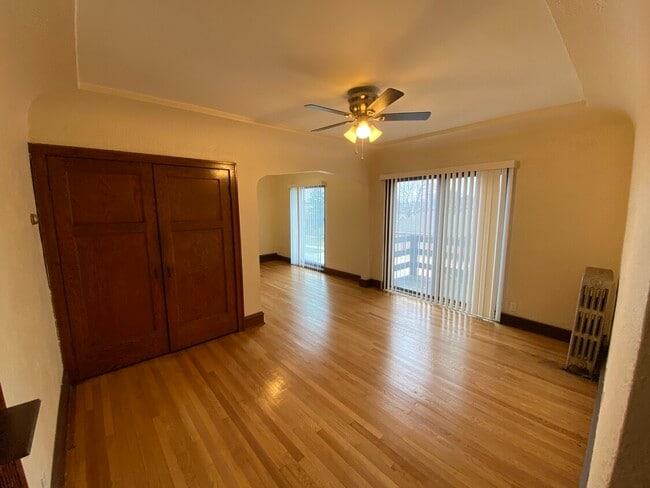 Interior Photo - 5502 W Burnham St