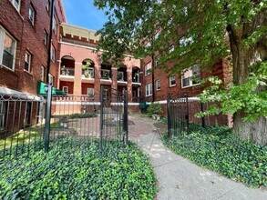 Building Photo - 116 E Chestnut St