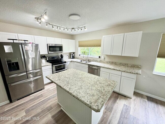 Building Photo - 1259 Cambo Ct NE