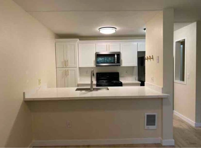Building Photo - 7453 Newcastle Golf Club Rd