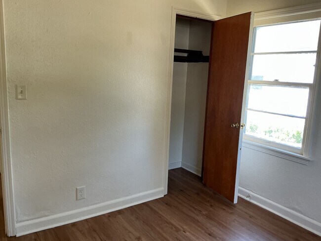 Foto del edificio - 4639 N Sherman Blvd