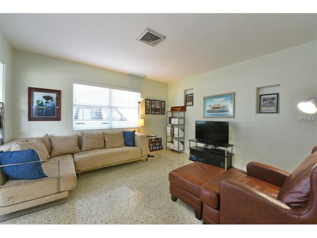 Foto del edificio - 3904 Sarasota Ave
