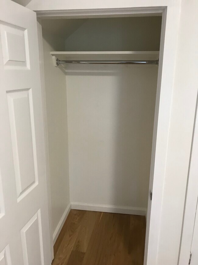 Lots of closet space - 146 Vista Pl