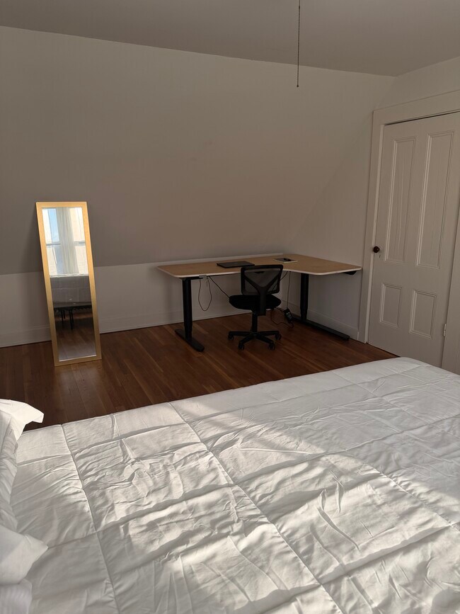 Foto del edificio - 104R Homes Ave