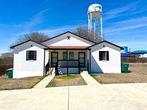 Building Photo - 509 Meadow Forge