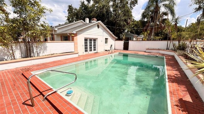 Building Photo - 1807 N Park Ave