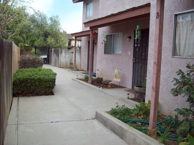 Building Photo - 5917 Fairfax Rd