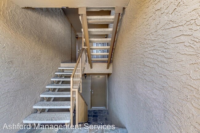 Building Photo - 2 br, 2 bath House - 151 E. Broadway Rd. #106