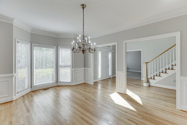 Foto del edificio - 9345 Riverclub Pkwy