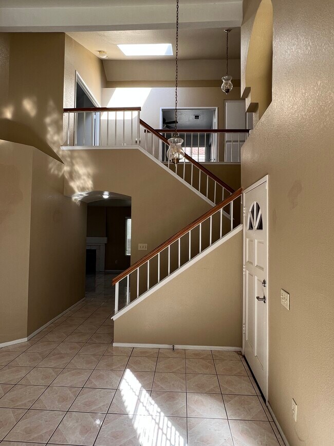 Foto del edificio - 10484 Agate Ave