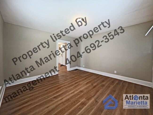 Foto del edificio - Charming Remodeled 3 Bedroom Ranch in the ...