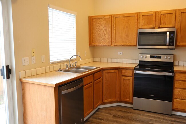 Building Photo - Home in CDA Place