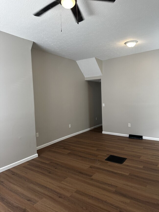 Foto del edificio - 3312 Glenway Ave