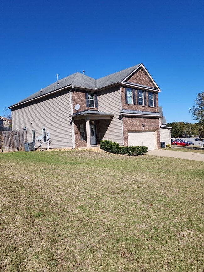 Building Photo - BEAUTIFUL 5 BEDROOM 3 BATHROOM HOUSE FOR RENT