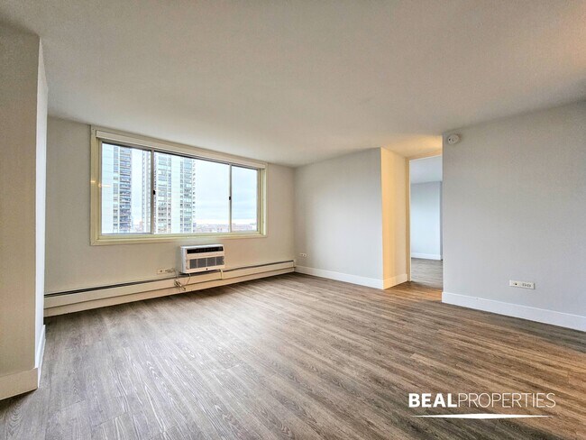 Foto del edificio - 1342 N Dearborn St