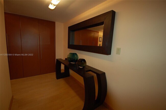 Building Photo - 8877 Collins Ave