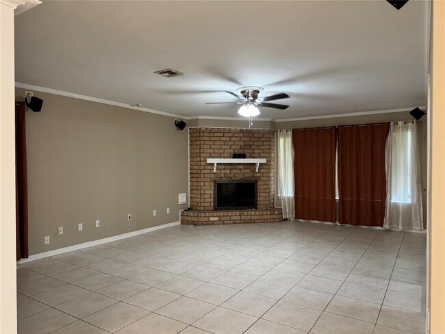 Building Photo - 15538 Baybrook Dr