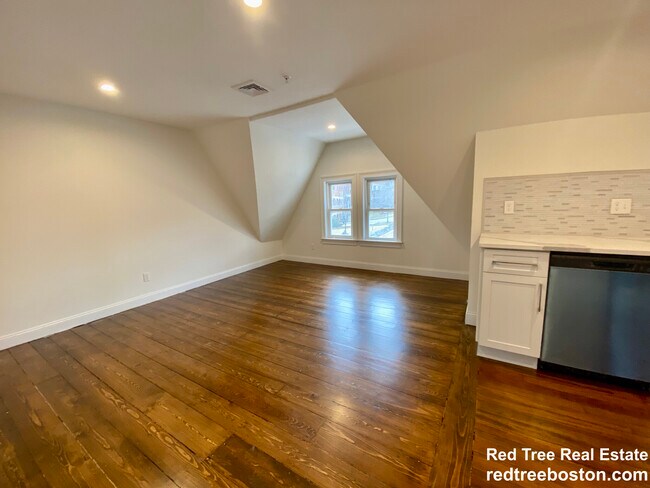 Building Photo - 19 Bellevue St