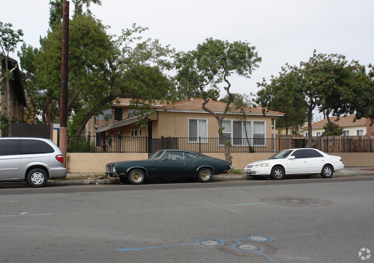 Foto del edificio - 4202 Poplar St