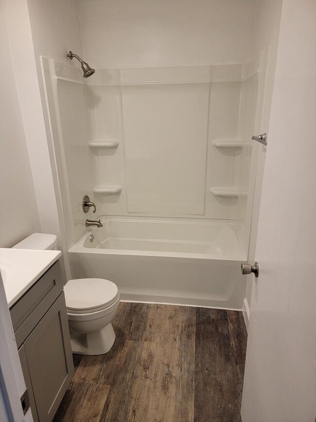 Building Photo - 2 Bedroom Townhome in Shiloh